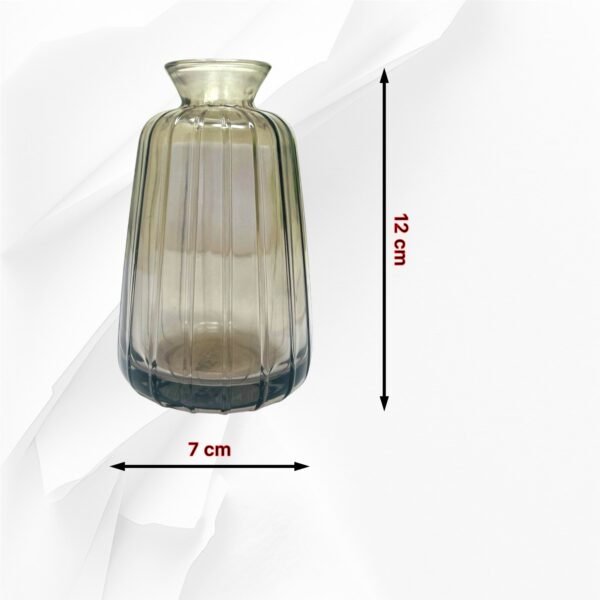 Stylish Ribbed Glass Vase for Home Decor - Image 4